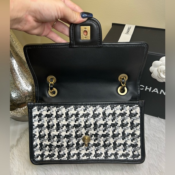 ❌SOLD❌🔥NEW! RARE! CHANEL•Metallic Woven Lambskin Medium Flap Bag - Picture 7 of 12